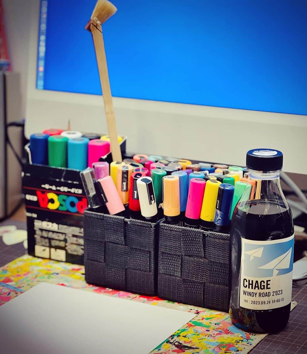 Chageのインスタグラム：「ーーーーーーーーーーーーー本日は6月のカレンダーを描きます。  昨日はtheSoul のホーム「本所BIG SHIP」でコラボして来ました。 完全アウェー感(笑笑笑)の中でも納得のいくパフォーマンスが出来たと思います。 theSoul とのコラボ曲。(ちゃげそる) 終章~エピローグ 青い空だけじゃない(サビは健ちゃん) アカペラからの幸せな不条理 そしてぶっつけ本番の夏の終わりのハーモニー。 楽しゅうございました。   #theSoul  #ちゃげそる」