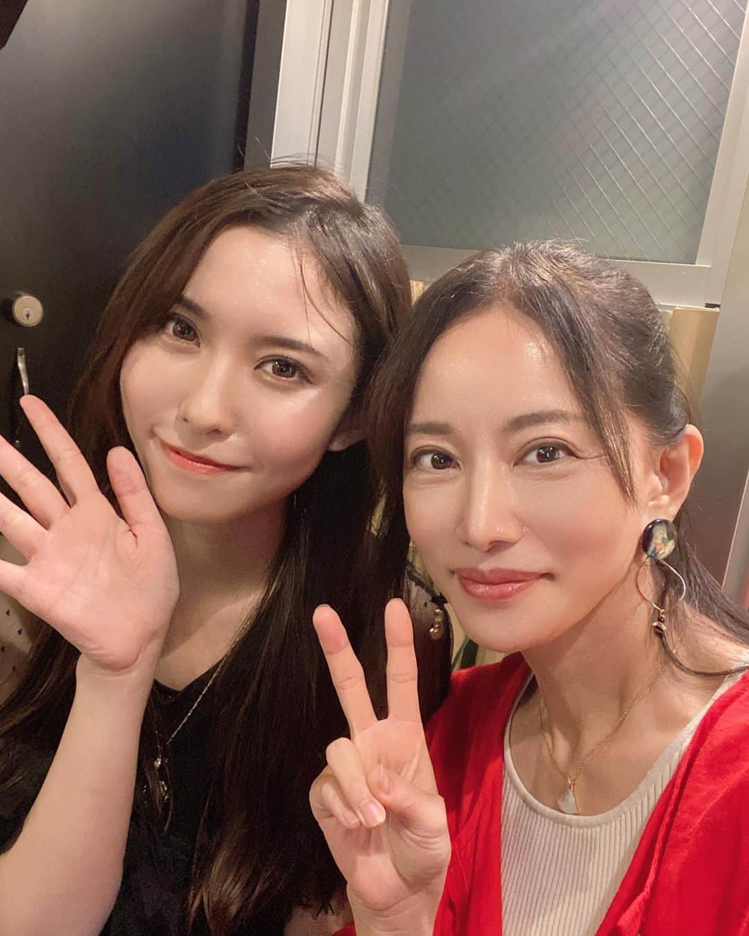 佐伯紅緒さんのインスタグラム写真 - (佐伯紅緒Instagram)「あらためまして、舞台の告知をさせていただきます。  🌹出演情報🌹  舞台「売春島-Island-」  ▶11/4(土)～11/7(火)  ＠池袋 ｼｱﾀｰｸﾞﾘｰﾝBOX in BOX THEATER  主人公・天野咲は両親を事故で亡くし、親の借金のカタにあいの島の売春宿・愛染楼に売り飛ばされてしまった。彼女が触れた島の”秘密”とは……  チケットはプロフィール欄から申し込みできます✨  よろしくお願いいたします！  #売春島2023」10月30日 13時36分 - beniosaeki