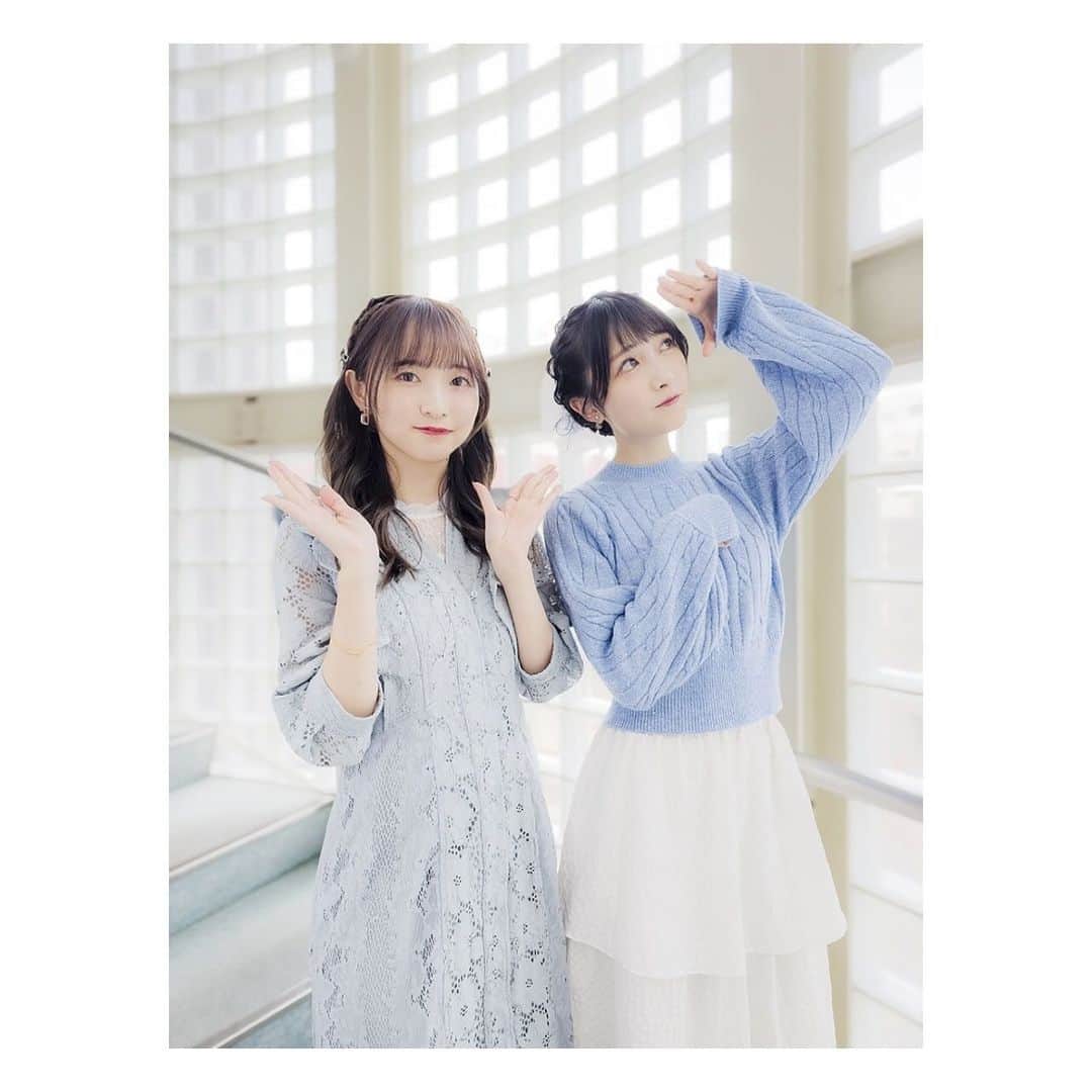 田中美海さんのインスタグラム写真 - (田中美海Instagram)「2023.10.29 🩵🤍 ⁡ 『田中美海の高知ロケに山崎エリイがついてきちゃいました』 通称『ロケきちゃ』のDLカード発売記念イベントでした🎉 ⁡ マグロじゃないよ！カツオだよ！エリイちゃん！🐟 色々な発言が飛び出して終始笑っぱなしでしたね🤣 衣装も毎回示し合わせてないのに揃うの何パワー？？？ ⁡ アーカイブの配信チケットもありますので イベント限定の映像もう一回見たい！とか どんな内容だったのか知りたい！って方は是非！ 特にオフムービーは……素すぎて酷かった😂 カメラというものを意識しないありの〜ままの〜 私が見られると思います笑笑 ⁡ そしてなんといってもエリイちゃん！！！ もう最早『ついてきちゃいました』ではない。 『ついてきてくれました！！！！』だよ！！！ ありがとうねえ、エリイちゃん…。 エリイちゃんといると心がほくほくする。 きっとみんなも同じ気持ち🤝 ⁡ 私たちのロケを見守ってくださり本当にありがとうございました！！ 次は私がついてきちゃおうかな〜〜 ⁡ この後高知ロケの写真も改めてまとめてUPしたいと思います！  👗: #lilybrown  ⁡ #ロケきちゃ #山崎エリイ ちゃん #いとしのエリイ」10月30日 13時42分 - minazou_in_sta