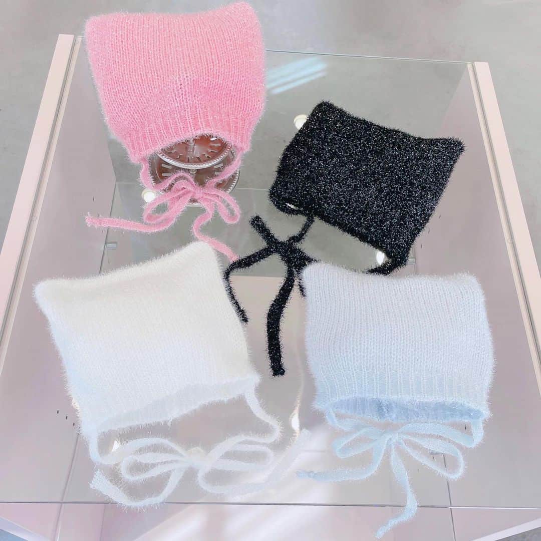 lilLillyさんのインスタグラム写真 - (lilLillyInstagram)「New Arrival @lillilly__harajuku @lumine_est   cat knit cap color WHITE/BLUE/PINK/BLACK ※BLACKのみ原宿店&official web store限定色です。 size ONE ¥4,800+tax  #lilLilly #lilLillytokyo #lilLillyshinjuku」10月30日 14時03分 - lillilly_official