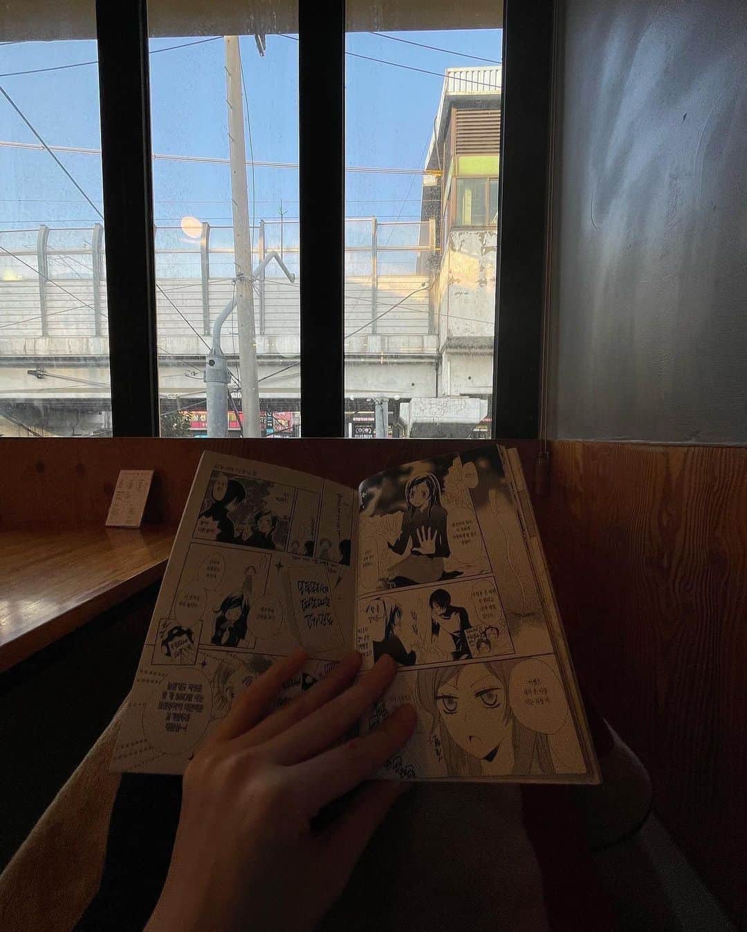 ミナ さんのインスタグラム写真 - (ミナ Instagram)「날씨 너무 좋자냐 🧃」10月30日 14時07分 - bbang_93