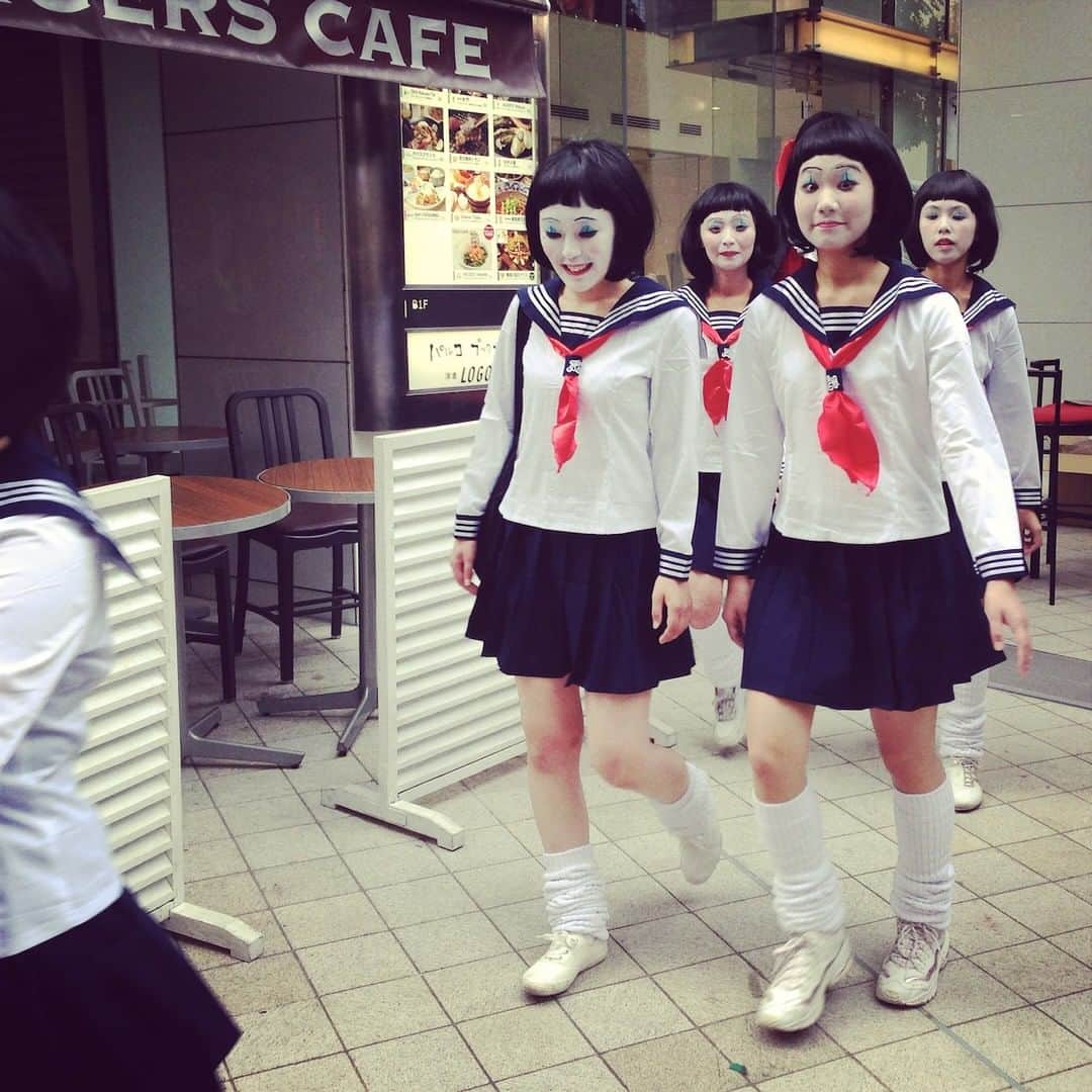 高野寛のインスタグラム：「2014.10.31. Shibuya. One of my favorite Halloween photos I've taken. 「ダメよ～ダメダメ」が流ってた頃。」