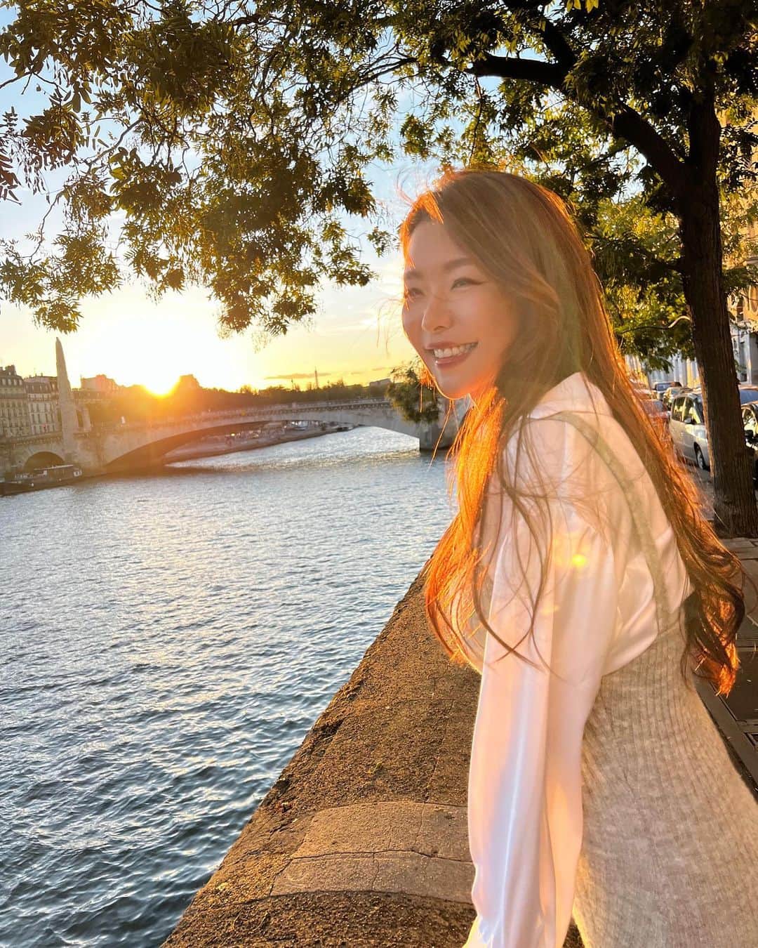 キム・グリームさんのインスタグラム写真 - (キム・グリームInstagram)「올해 사진 중 제일 마음에 들어. 늘 행복한 얼굴을 담아줘서 고마워 남편 ✨  #GreeminFrance_Paris」10月30日 14時28分 - greemkim