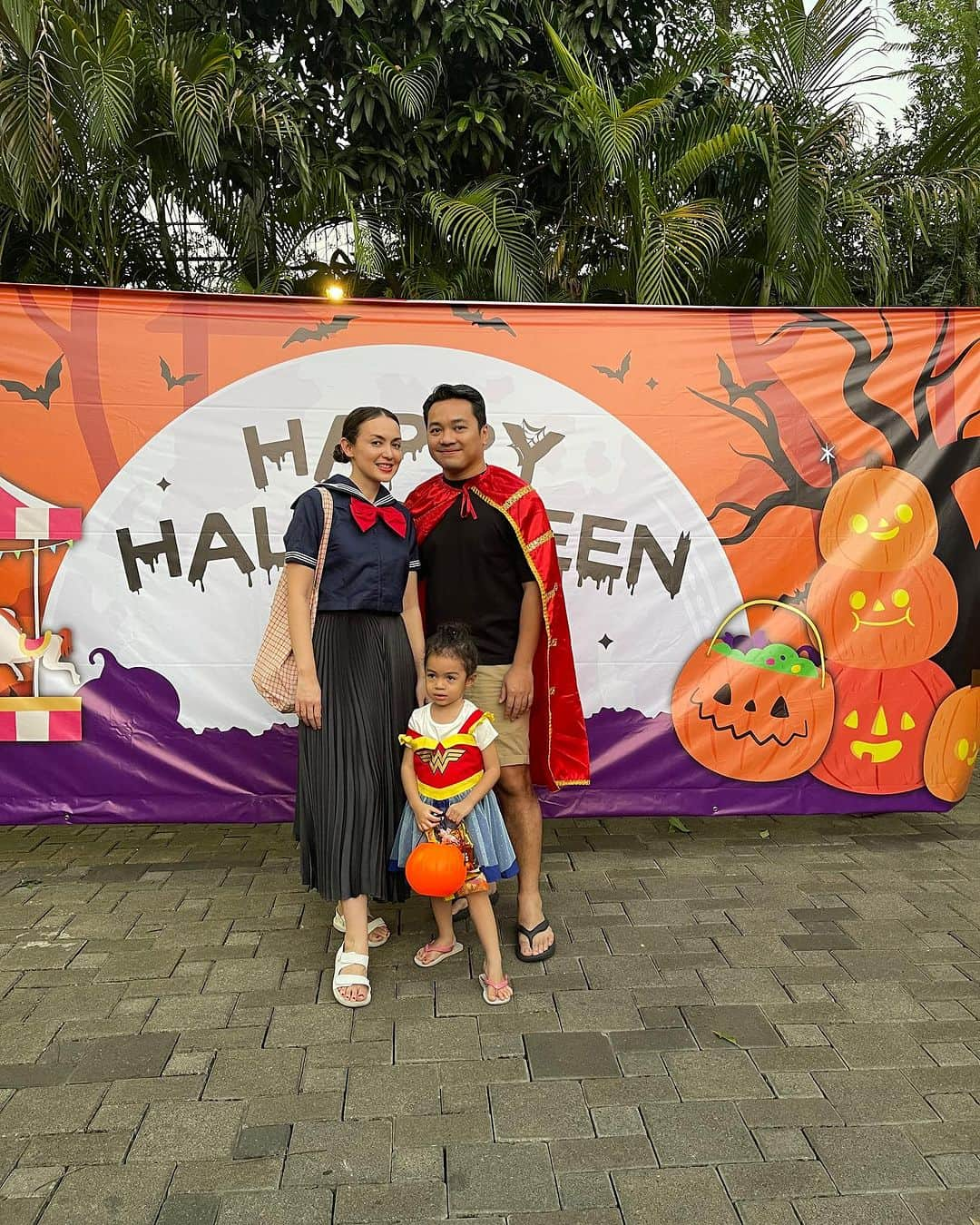 Rianti Cartwrightさんのインスタグラム写真 - (Rianti CartwrightInstagram)「Trick or Treat 2023 ❤️❤️」10月30日 14時46分 - riantic