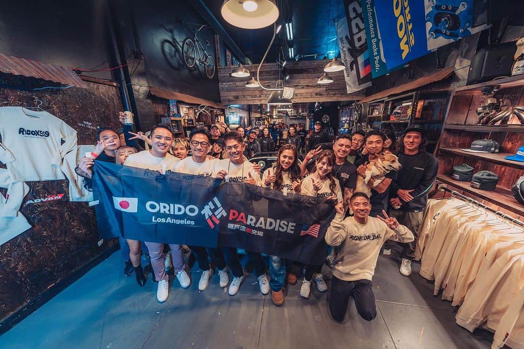 織戸学のインスタグラム：「ORIDO paradise  LA🇺🇸  多くのJDMが 来てくれました。 緩い感じで とても楽しかったな。   LAの 皆様 有り難う御座いました。  MAX ORIDO  オリドパラダイス in LA🇺🇸  The MAXORIDO  x  DAI ADVAN   @bowls with   @maxorido   @maaya_orido_559   The collection will be available online on the Yokohama E-store (link in bio) and at BOWLS LA,   🇺🇸アメリカLA  #オリドパラダイス  @daiyoshihara  @maaya_orido_559  @130ryokohama  @yokohamawheelusa  @yokohamatire  @duspeed  @alpharexusa   @alpharexjdm」