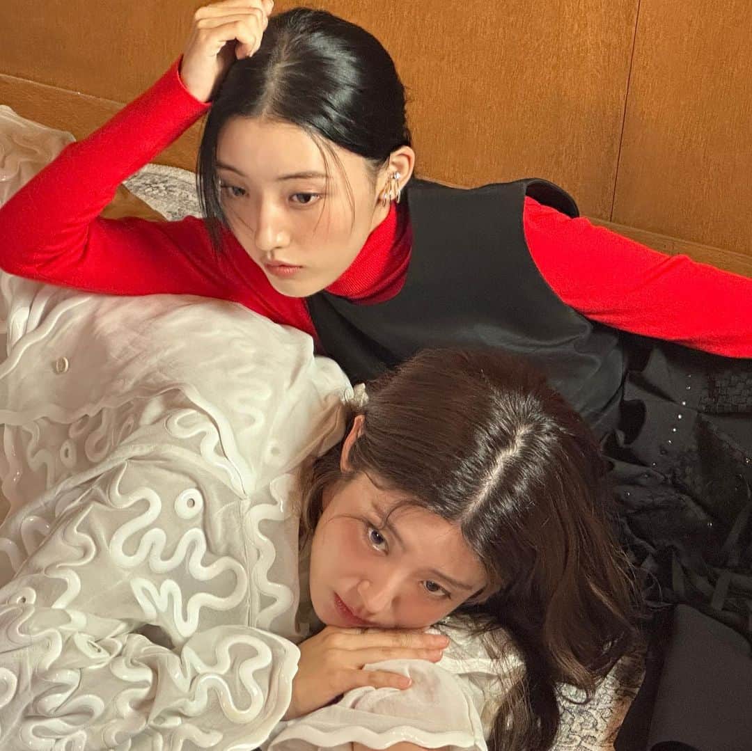ナム・ジヒョンさんのインスタグラム写真 - (ナム・ジヒョンInstagram)「다비니 내꼬❣️거꾸로 봤을 때 더 닮아보이는 매직🙃🙂」10月30日 15時14分 - hyuniiiiiii_95917