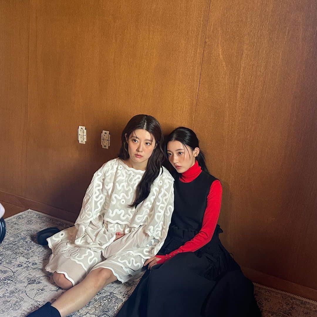 ナム・ジヒョンさんのインスタグラム写真 - (ナム・ジヒョンInstagram)「다비니 내꼬❣️거꾸로 봤을 때 더 닮아보이는 매직🙃🙂」10月30日 15時14分 - hyuniiiiiii_95917
