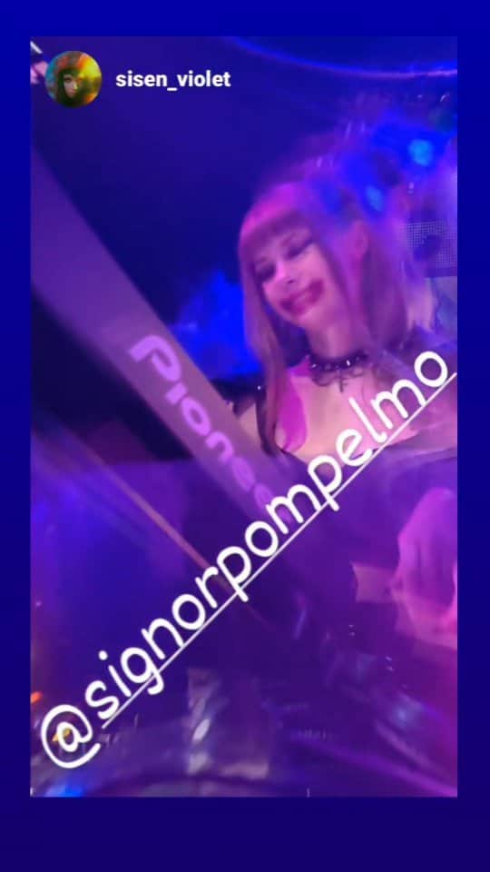 フィン・ポンペルモのインスタグラム：「Halloween 🎃」