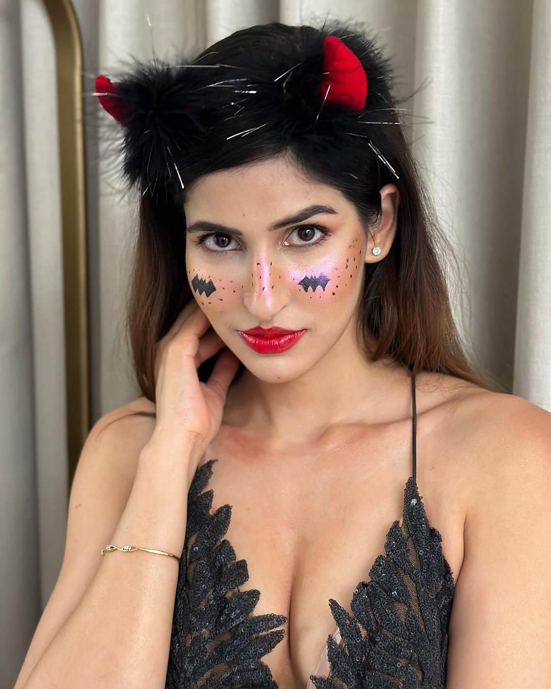 Sakshi Malikのインスタグラム：「Just hold your broomsticks! I'm excited to announce that I have a full YouTube tutorial ready to share with you, where I spill all the secrets behind creating this hair-raising masterpiece using everyday makeup products. Trust me, it's a cauldron of creativity you won't want to miss! 🧙‍♀️✨   IT’S LIVE NOW 🖤🎃 (LINK IN BIO)  This stunning dress is thoughtfully crafted by the creative genius @nadinemerabi 👗   #HalloweenMakeupTutorial #halloweenbeauty」