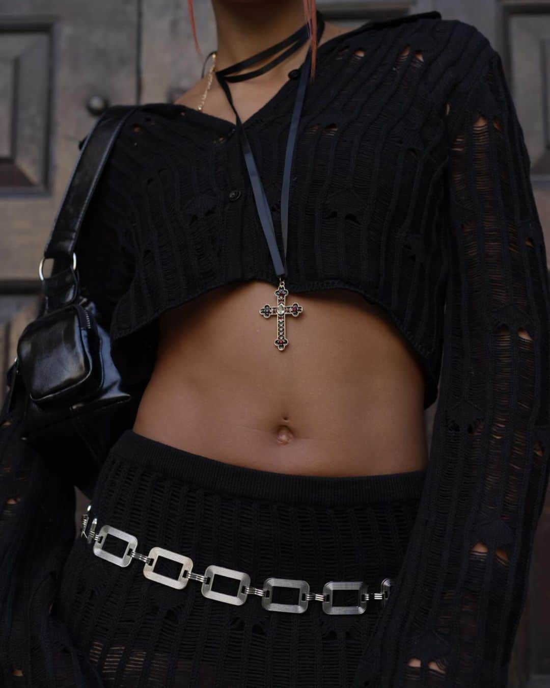 ASOSのインスタグラム：「Currently loving: new szn knits As Seen On @tashaggreen [she/her] 🧶🖤  Reclaimed Vintage knit co-ord [130704356/130699045]  ASOS DESIGN Russo leather western boots [131218760] ASOS DESIGN Halloween necklace [132759836]  ASOS DESIGN multi pocket shoulder bag [132862163] My Accessories square link belt [132408490]」