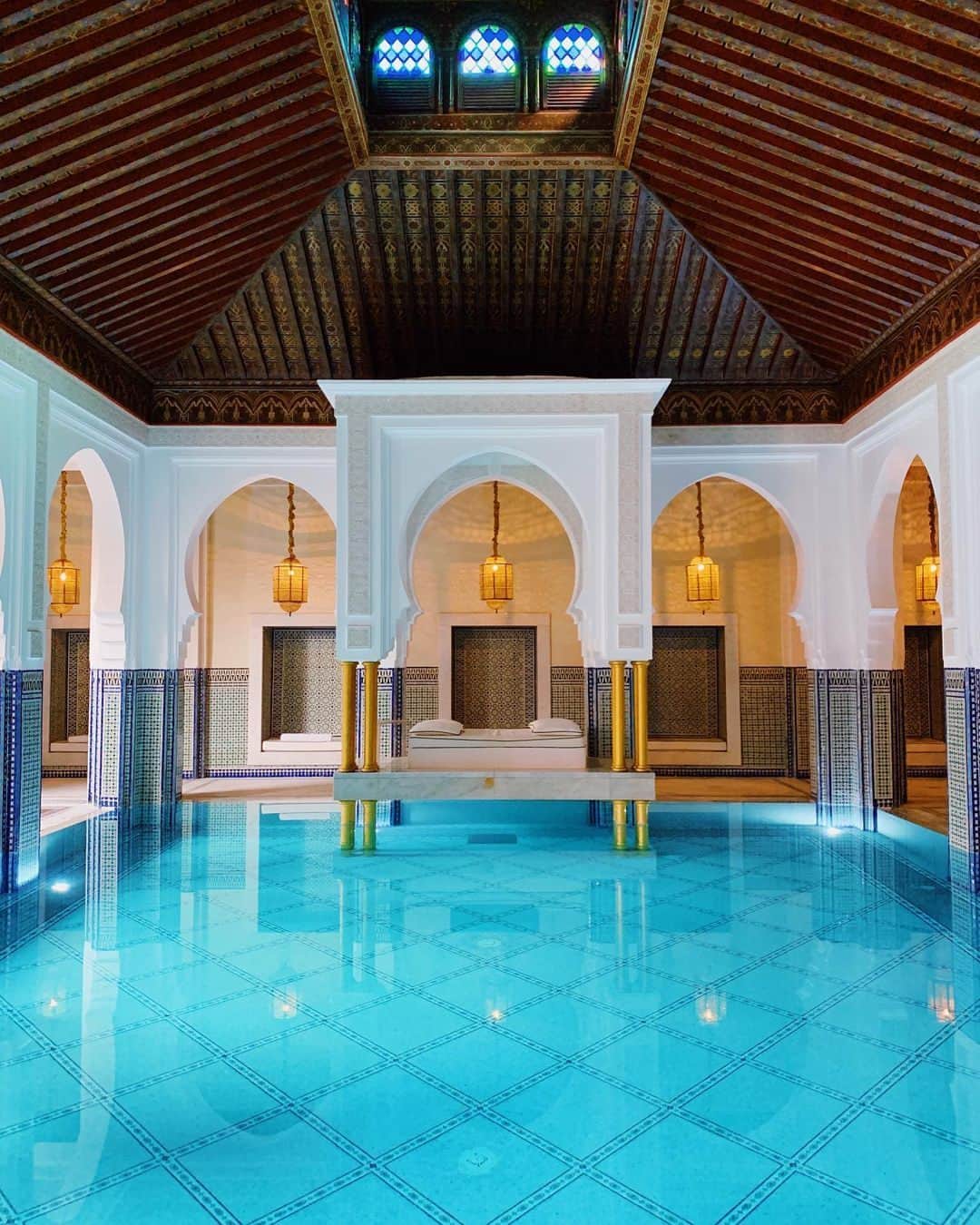 PicLab™ Sayingsのインスタグラム：「Obsessed with the beautiful architecture at these unique stays in Morocco. 🇲🇦 Each one is more aesthetic than the last! If you could choose one of these places to stay, 1-6, which one would you choose?  Photos 1 & 5 @lamamouniamarrakech  Photos 2 & 6 @royalmansour  Photo 3 @amanjena_resort  Photo 4 @lasultanaoualidiaofficiel   📷 @lumadeline」