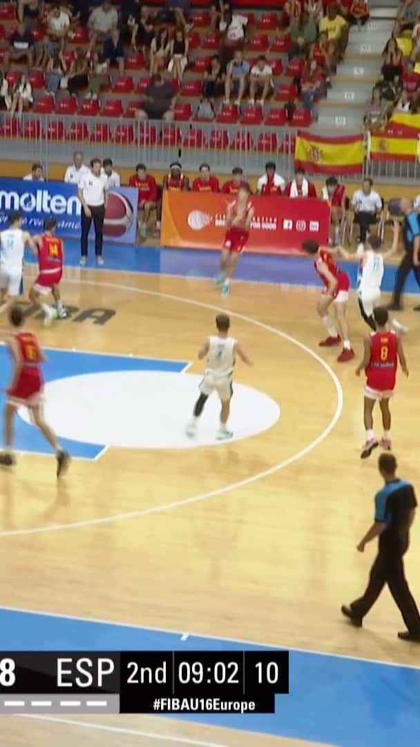 FIBAのインスタグラム：「This play by Spain ❤️‍🔥  #FIBAU16Europe」