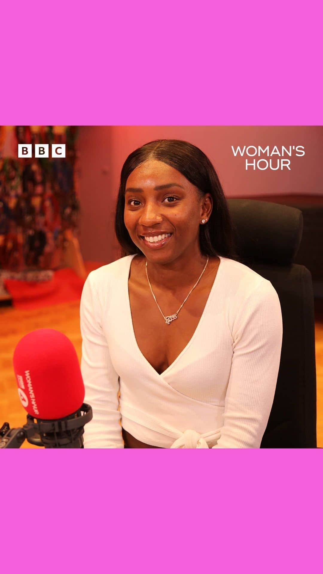 ビアンカ・ウィリアムズのインスタグラム：「Bianca Williams: ‘I’m shocked by Met officer fundraiser’  Bianca Williams is the British sprinter who won bronze earlier this year in the 4x100m at the World Athletics Championships in Budapest.  But in recent weeks it’s been an investigation into an incident which happened three years ago that’s put her back into the news.   @biancaawills and her partner, fellow athlete Ricardo dos Santos, were stopped by police outside their home in London in July 2020. They had their three-month-old baby with them in their car. Both were handcuffed and searched on suspicion of having drugs and weapons - nothing was found and there were no arrests made. A video of the incident was shared widely online.   A police Misconduct Hearing was held involving the five officers present. Last week that hearing found that two Metropolitan Police officers must be sacked as the stop and search was found to have amounted to gross misconduct - allegations against three other officers were not proven.   The Met said the family had “deserved better” and apologised to them for their “distress”.   Bianca joined @bbc_krupa on @bbcwomanshour to describe the impact of the incident and ruling, as well as her shock at the crowdfunding page which has been set up in support of the two officers who were dismissed following the hearing. It’s raised over £100,000 so far.  You can listen to Bianca’s interview on @bbcsounds - it’s the Woman’s Hour episode from 30 October 🎧 . . . #biancawilliams #bbcwomanshour #womanshour」