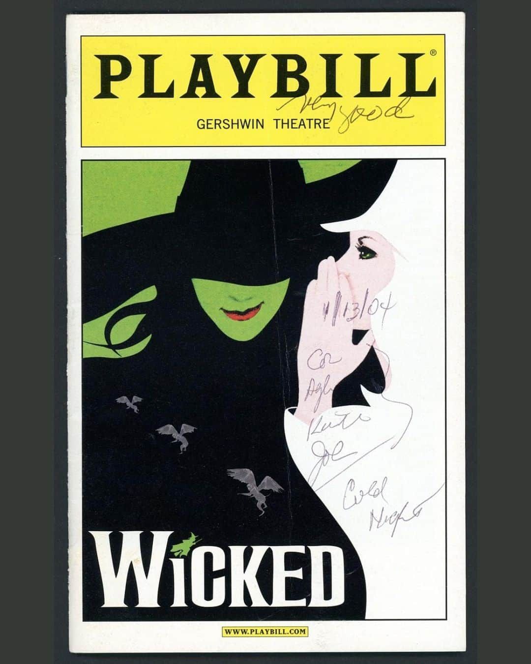 スミソニアン博物館のインスタグラム：「On this #NationalWickedDay, we’re calling on all theatre kids to post a picture of their favorite playbill.   Our “Wicked” playbill is from the January 13, 2004 performance in New York City and is in the collection of our @amhistorymuseum. The cover contains written annotations that add context to this performance, such as noting it was a “cold night.” Swipe to learn more about the show.   “Wicked” is currently celebrating 20 years on Broadway, “defying gravity” as the fourth longest-running show in Broadway history. “Wicked” looks at the story of “The Wonderful Wizard of Oz” through the lens of the witches. Originally a book by Gregory Maguire, the musical was brought to life on stage by composer and lyricist Stephan Schwartz and writer Winnie Holzman.」