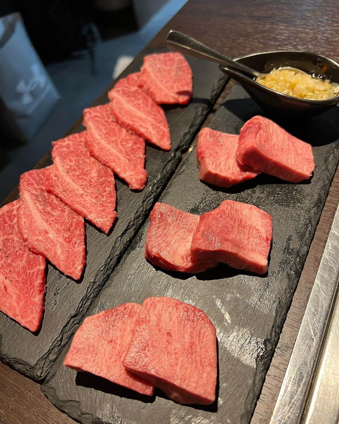 黒咲ななのインスタグラム：「. . 焼肉ランチ𓌉𓇋 ‎🥩 . この日はどーしても焼肉気分だったので 焼肉に🩵✨ . 二子玉に買い物があったからそのついでに✌️ 二子玉ってあんまり焼肉屋さん無いみたいだけど ここが1番点数高めで美味しそうだったので行ってみた🤤 . 美味しかった~~~✌️✨ . . #二子玉川#二子玉#二子玉川グルメ#二子玉川ランチ  #二子玉ランチ#二子玉グルメ#二子玉川焼肉#二子玉焼肉 #焼肉#焼肉ランチ#にくすたぐらむ #焼肉好きな人と繋がりたい」