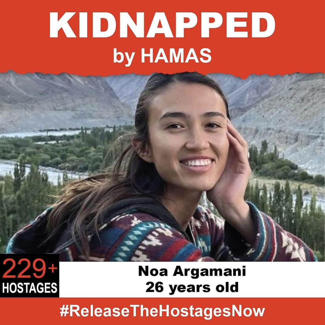 デブラ・メッシングのインスタグラム：「On October 7th, 26-year old Noa was stolen from her family when Hamas terrorists invaded Israel. Noa is one of 239+ hostages being held captive in Gaza in unknown conditions for over three weeks. She should be home with her family.  Release Noa now!   #ReleaseTheHostagesNow #NoHostageLeftBehind   To see photos of all of the hostages and to share a poster yourself, please visit @kidnappedfromisrael」