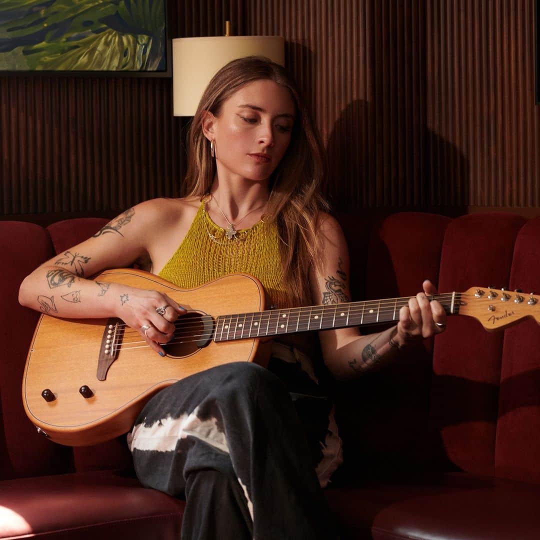 Fender Guitarのインスタグラム：「The Highway Series offers the classic vibe of a traditional acoustic guitar with upgraded features for today’s live acoustic player. Get yours at the link in bio. ⁠ ⁠ Featuring @briasalmena」