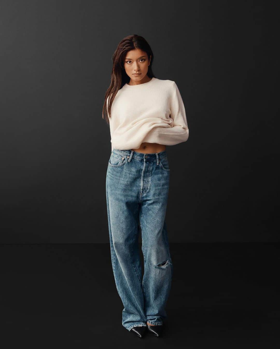 GAPのインスタグラム：「Gifted. Peace.   Rola for Gap, Holiday 2023.」