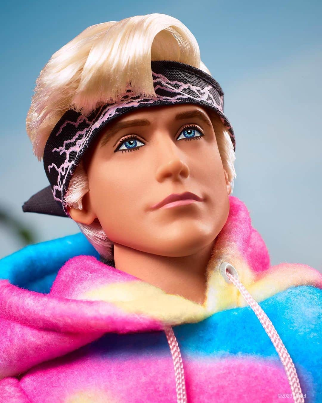 Mattelさんのインスタグラム写真 - (MattelInstagram)「He may be #Kenough, but we bet you can’t get enough of him. This is your opportunity to own this Ken doll inspired by Ryan Gosling’s performance in #BarbieTheMovie. Ends November 14 at 11:59 PM PT. Pre-order now on MattelCreations.com @Barbie #RyanGosling @mattelcreations」10月31日 1時07分 - mattel