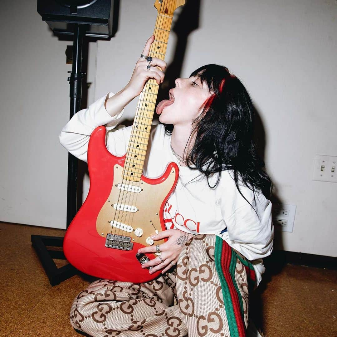 ビリー・アイリッシュさんのインスタグラム写真 - (ビリー・アイリッシュInstagram)「@gucci 🫀🫀🫀」10月31日 1時08分 - billieeilish