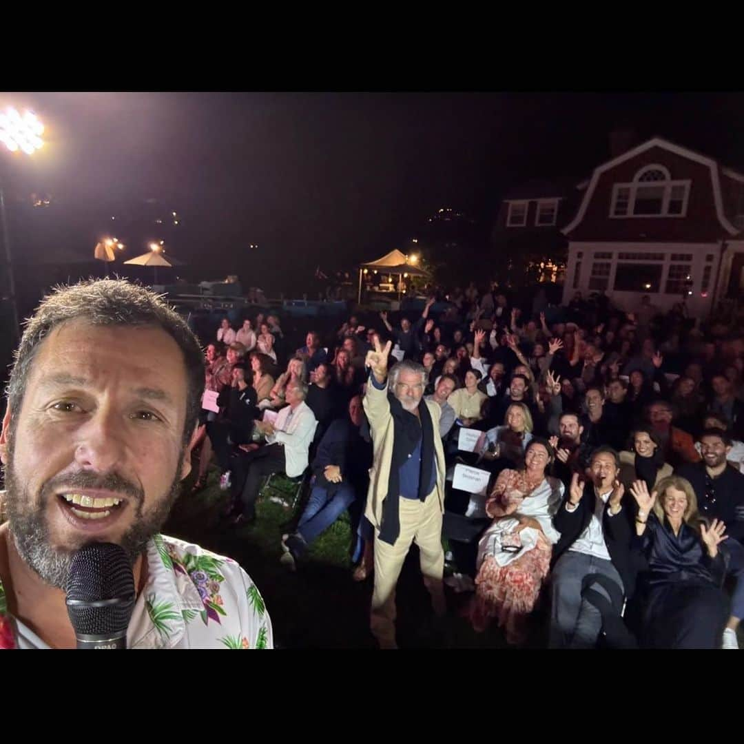 ピアース・ブロスナンのインスタグラム：「Thank you Mr. Adam Sandler for rocking a great night in Malibu, for Malibu Urgent Care! Keely and I, Rory and Mark, and everyone attending had a blast. Thank you to all the doctors and nurses at the Malibu Urgent Care who are always there for our families and for the good folks who come to enjoy the beautiful mountains and coastline of Malibu. Thank you for all your care & love. Gratitude abounds. ❤️」