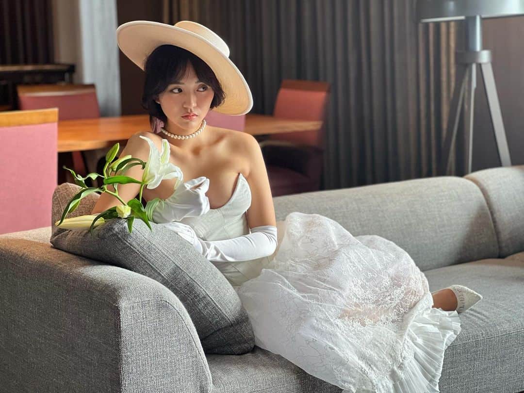 豊田留妃のインスタグラム：「週刊現代 オフショ🫶🏽夜遅くにだしちゃうー！ #週刊現代 #グラビア #gravere」