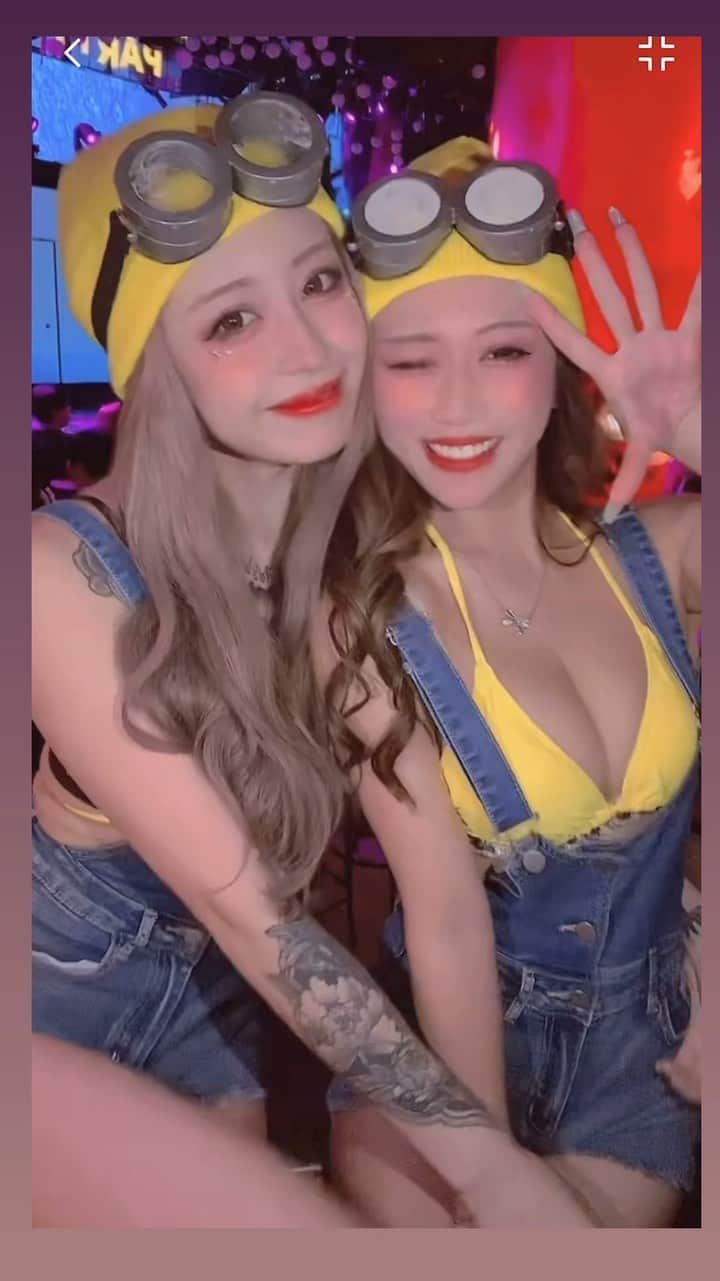 みなのインスタグラム：「💛🍌ᴍɪɴɪᴏɴ🍌💛 ばーれすくハロウィン🎃 みなおん、えまおん、なかよし👶🏻💛💛🫶🏻」