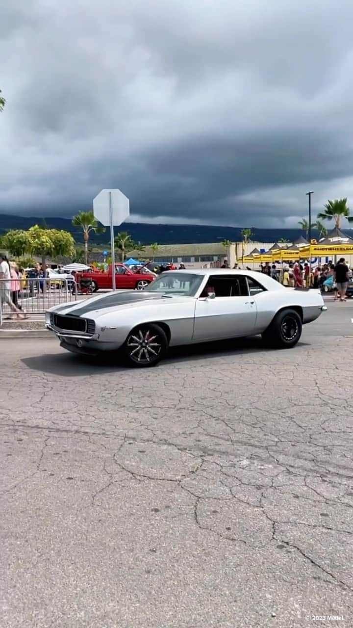 Hot Wheelsのインスタグラム：「🏆 Your finalist of the Hawaii stop of the #HotWheelsLegends Tour 🌺🏁🚗  Check out this ‘69 Camaro with a 6.2 LS engine, stock bottom end, custom turbo hot side & cool side (all TIG welded by the owner), and a beastly 92mm turbo. This street-legal small tire car blazes through the quarter mile in just 8.77 seconds. Every detail, from beadrolling the aluminum parts to building the engine and porting the heads, was done by the owner himself. Legends are made, not born, and this Camaro is proof of that! 🚀💨」