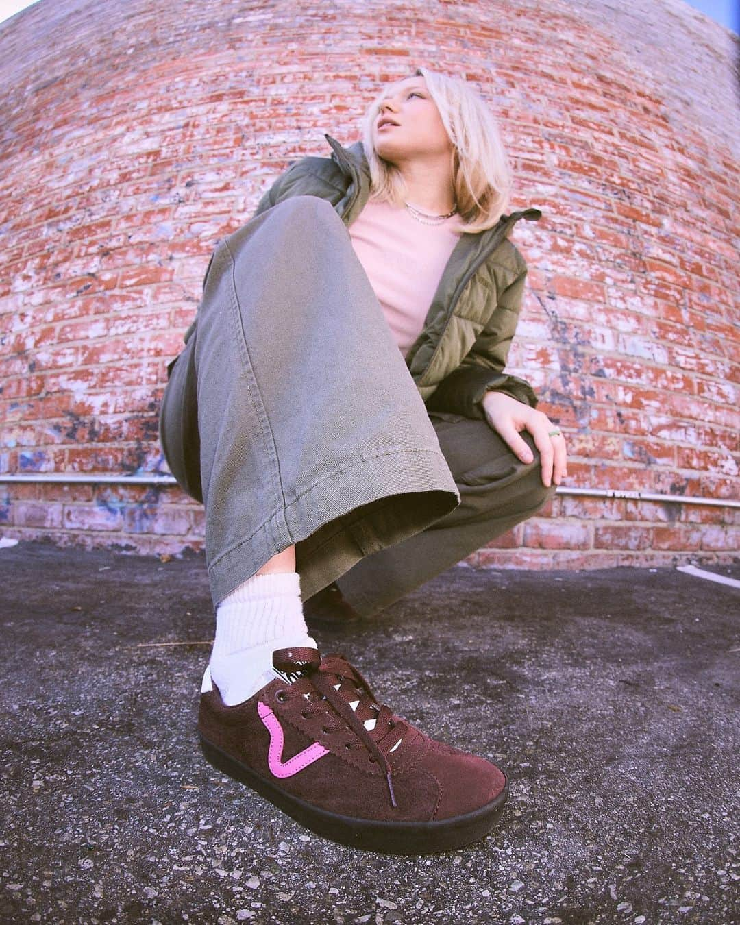 vans girlsさんのインスタグラム写真 - (vans girlsInstagram)「Freshen up your fall aesthetics with new Sport Low color ways. Available at the link in bio.」10月31日 1時32分 - vansgirls