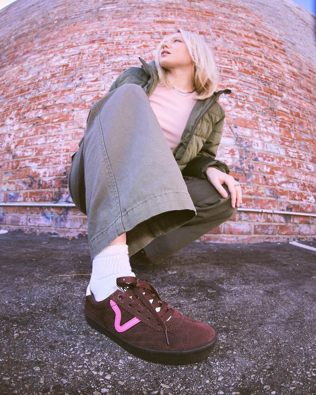 vans girlsのインスタグラム：「Freshen up your fall aesthetics with new Sport Low color ways. Available at the link in bio.」
