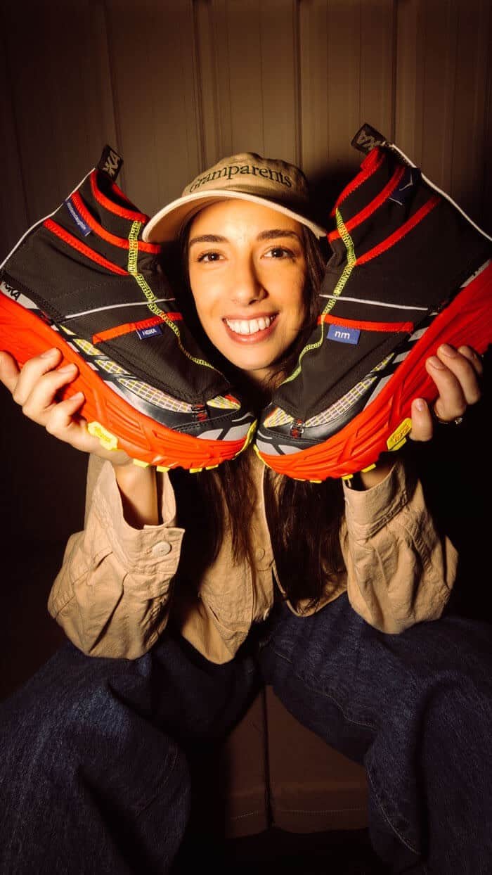 ホカオネオネのインスタグラム：「Colorado-based designer Nicole McLaughlin (@nicolemclaughlin) is known for her upcycled clothing featuring reclaimed materials and unconventional styles. Watch the newest #HumansOfHOKA film and take a journey inside her creative process. Linked in profile. ✨  🎥: @odysymedia  #HOKA #FlyHumanFly」