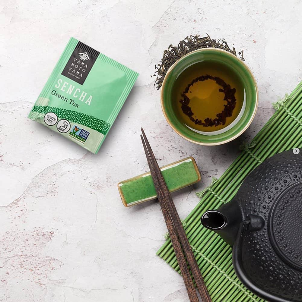 YAMAMOTOYAMA Foundedのインスタグラム：「🍵 GIVEAWAY ALERT! 🍵  In celebration of our Japanese superfood series, where we're spotlighting green tea, we've partnered with Yamamotoyama, the true masters of tea. They grow their own organic green tea using methods honed over 330 years.  🌱 Prize: A Collection of Traditional Sencha Green Tea & 4 New Flavored Teas  🌿 Sencha Green Tea is a Yamamotoyama exclusive blend, harvested from their tea gardens and deep-steamed, creating a fresh, floral classic.  🍃 Wellness Benefits: Green tea is renowned for its antioxidant-rich properties, supporting metabolism, heart health, and overall well-being.  To enter:  1. Follow @yokostreet.us & @yamamotoyama_usa 2. Share this on your stories! Bonus: Tag friends who'd love a cozy cup of tea. Winner announced 11/3.  🌱 #greenteagiveaway #japanesesuperfood #yokostreet #yamamotoyama #deliveredtoyourdoor」