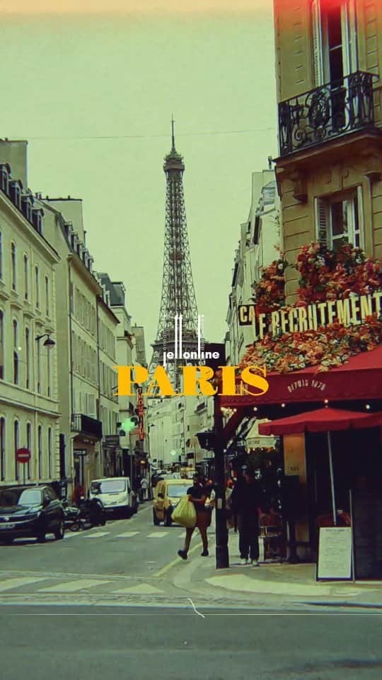 jeffのインスタグラム：「Strolling around   #paris  #parisfrance  #france  #travel  #travelphotography  #instatravel  #traveling  #travelgram」