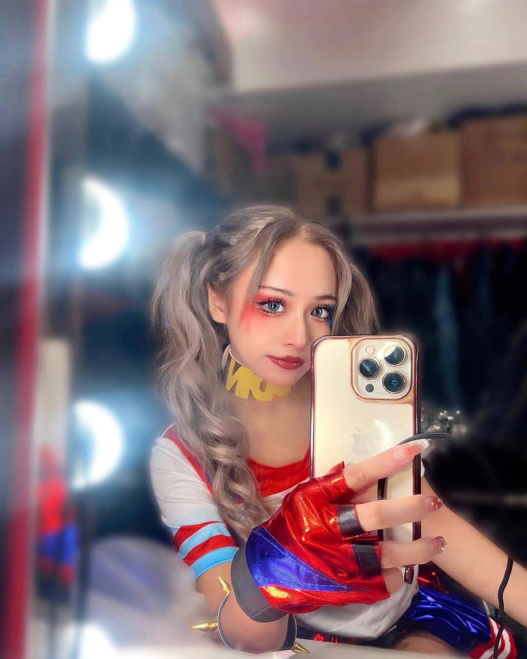 のインスタグラム：「あやのジョーカーどこや🕸💭   ・ ・ ・    #ハーレークイーン  #thepink #pink #ザピンク #大阪クラブ #大阪 #ミナミ #nightclub #クラブ #ダンサー#キャバ嬢 #コスプレ #hiphop #music #dj #selfie #自撮り #instagood #instalike #like #instagram #followｍe  ・ ・ ・  ●ピンクダンサーズ【10期生】応募受付スタート！ ダンス未経験者大歓迎‼︎ 『楽しいが仕事になる』  ※ダンサー1日体験入店制度開始！ 興味はあるけどいきなり入店はちょっと…という方に朗報‼︎ 1日３時間で体験入店料支給。衣装貸出可。  ●社員・アルバイトも随時募集中！  こちらからお気軽にDMにてご応募ください！ @genya_thepink」