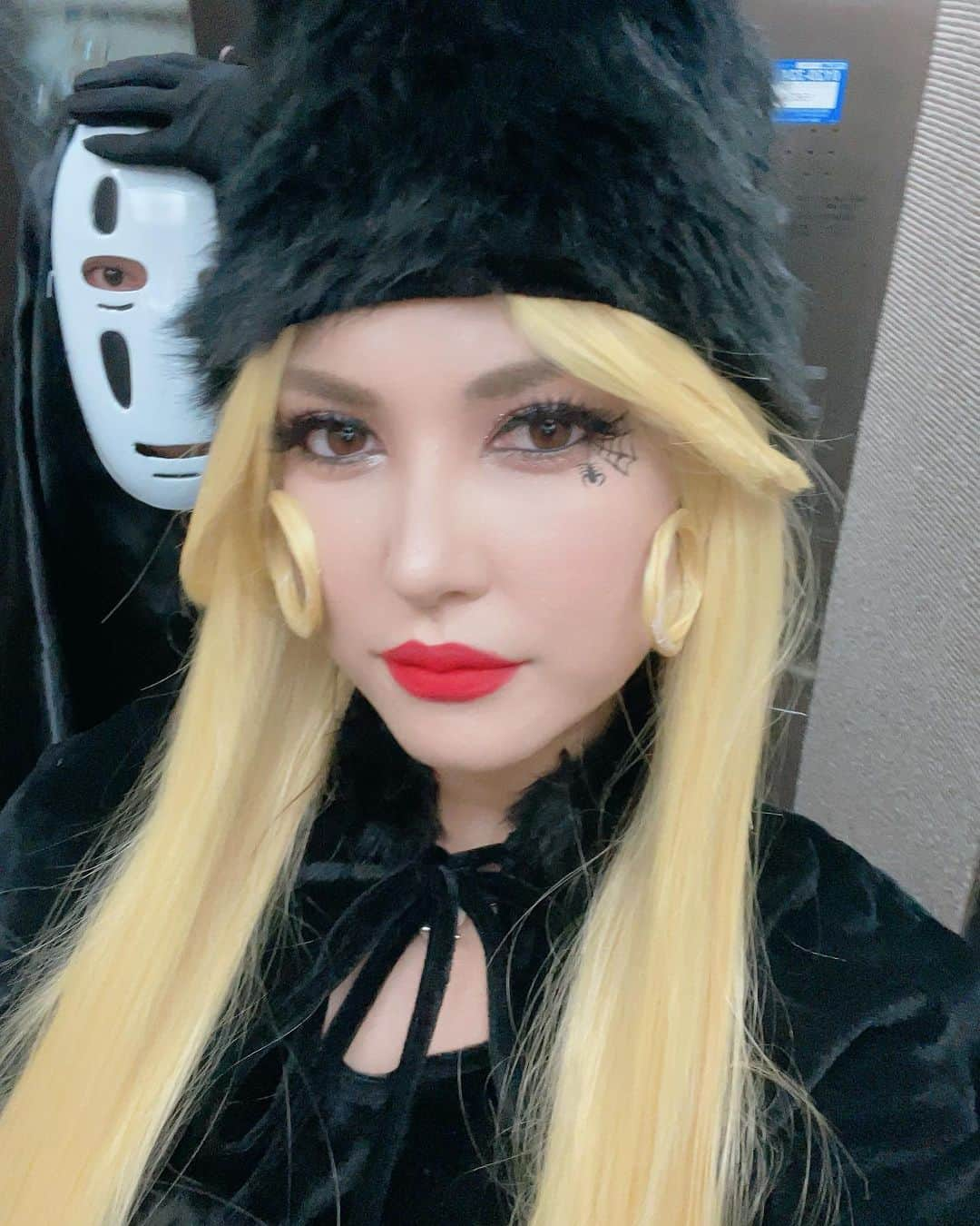 小澤マリアさんのインスタグラム写真 - (小澤マリアInstagram)「ハロウィンイベント2023ෆ˚* 今年は銀河鉄道999のメーテルをやりました!(´▽｀) Halloween Party 2023 at Bar Drunk!! 🎃✨ This year my cosplay was Maetel from Galaxy Express 999 ꯁꯧ Thank you everyone for attending our party and I hope each and everyone of you guys had fun !!!!   #halloween #halloween2023 #halloweenparty  #maetel #galaxyexpress999  #mariaozawa #galaxyexpress999cosplay #shinjuku #model #cosplay #pr #cosplaygirl #銀河鉄道999 #メーテル #ハロウィン #ハロウィンコスプレ #小澤マリア #モデル #かおなしコスプレ #囚人コスプレ #スパイダーマンコスプレ #メーテルコスプレ #キョンシーコスプレ #バナナコスプレ #かぼちゃコスプレ #セーラームーンコスプレ」10月30日 17時11分 - maria.ozawa0108