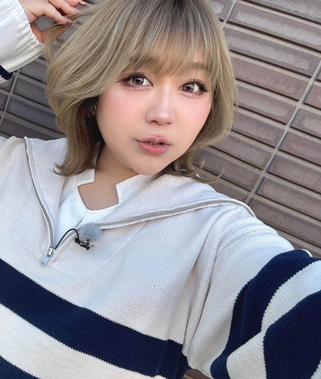 りんごちゃんさんのインスタグラム写真 - (りんごちゃんInstagram)「ロケファッション  #フジテレビ #ぽかぽか  ・ニット､ブラウス､スカート  @asknowas_olaca ・イヤリング @abiste_official」10月30日 17時11分 - ringochan_0626