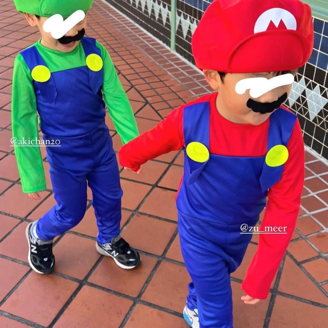 山内一世さんのインスタグラム写真 - (山内一世Instagram)「HAPPY HALLOWEEN👻 今年はMARIO BROS.❤️👑💚🍄 推したちのため、休日早朝ユニバへ😪  とはいえ誰よりも一番うれしたのし、幸せな わたしたちなのでした🤍  そしてお誕生日、おめでとう @osa.1987 ちゃん🎂🫶  @akichan20  @yumie_」10月30日 17時16分 - zu_meer