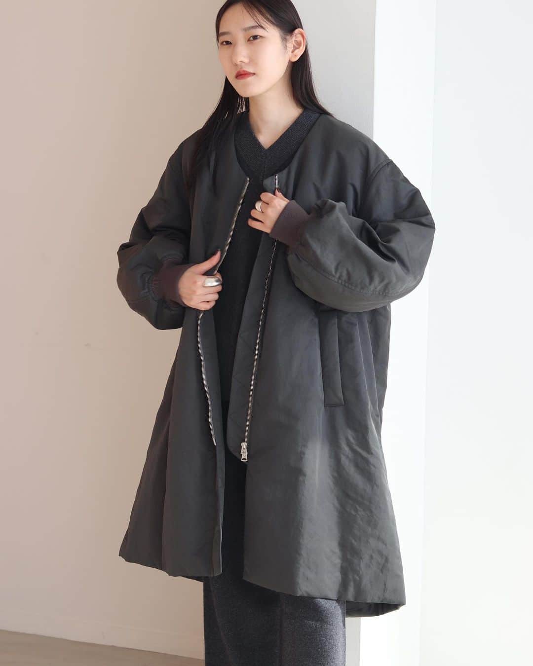 plageのインスタグラム：「R’IAM-PLAGE 2023AW 11/4sat.ON SALE ⁡ ⁡ ・R’IAM ロングMA1 No.23020922600030 ¥52,800 col:グレー/ベージュ size:36/38 ※店舗11/4(土)発売予定 ※web予約販売中 ⁡ ・R’IAM ウールカシミヤプルオーバー No.23080922611040 ¥30,800 col:グレー/ホワイト size:free ⁡ ・R’IAM ウールカシミヤニットパンツ No.23030922606040 ¥28,600 col:グレー/ホワイト size:36/38 ⁡ ⁡ ⁡ #Plage #プラージュ #baycrews #ベイクルーズ #fashion #ファッション #coordinate #コーディネート #RIAMPLAGE」
