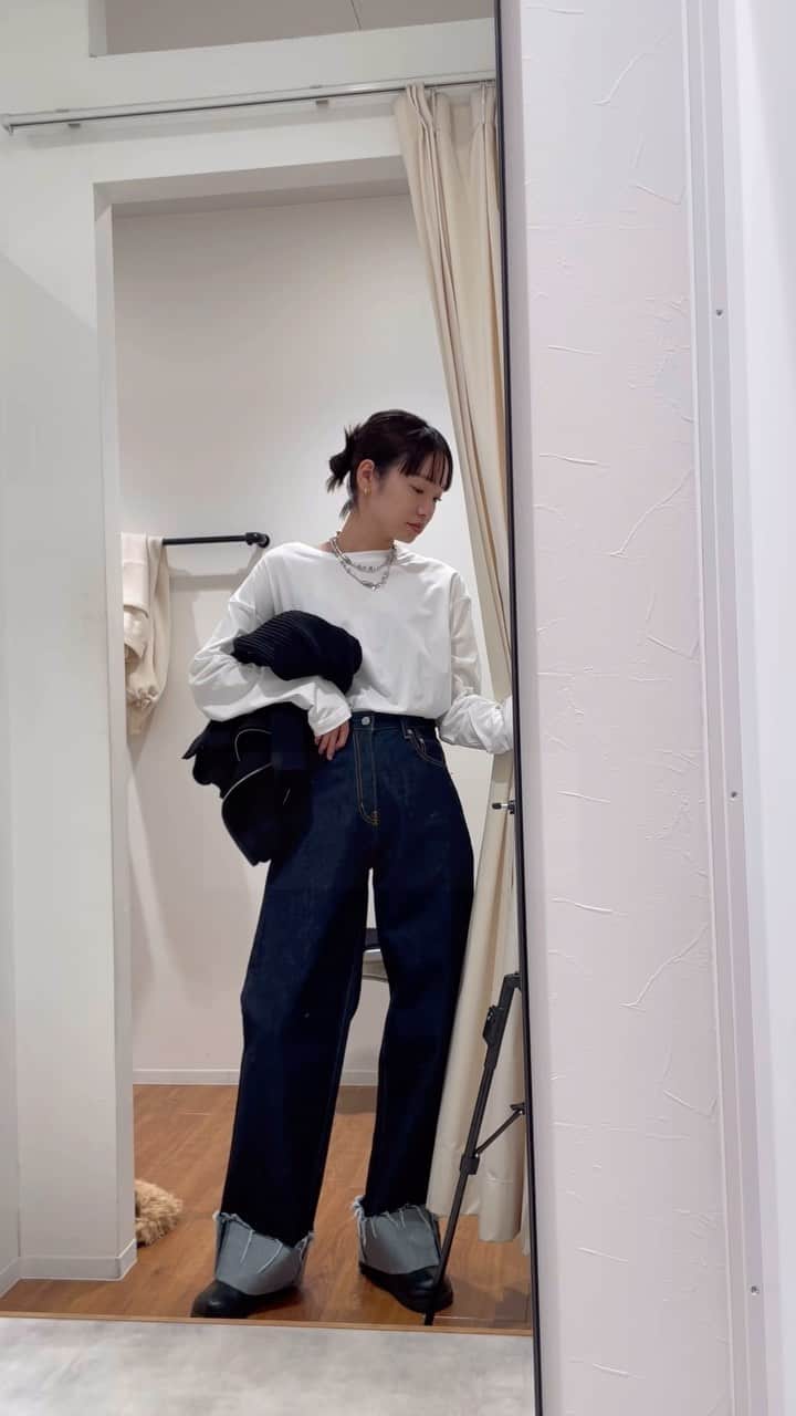 kanetaka ayaのインスタグラム：「・ 私服からBLACKコーデに着替えまーす🫶🏿  他のcoordinateはアカウントチェック！ ⇒@aya_kanetaka_ ♡ ---------------------------------- #ブラックコーデ#ママコーデ#30代コーデ #ungrid#ungrid_official #ungridコーデ」