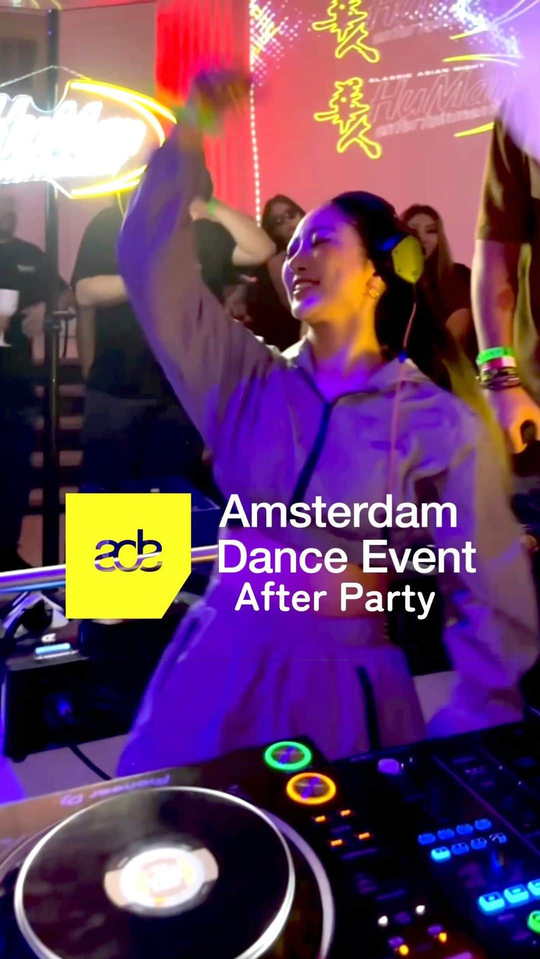 ᴍᴀʏᴀのインスタグラム：「Amsterdam Dance Event After Party🙌🇳🇱  It was great party!! Proost🍻🎉 @humanentertainment  @supper.nl   最近日本でもかける好き曲達〜ADE最後の週末の日曜日🔥話さなくてもフロアとコミュニケーションとってるような一つになる瞬間がDJやってて好きなところ😌♪」