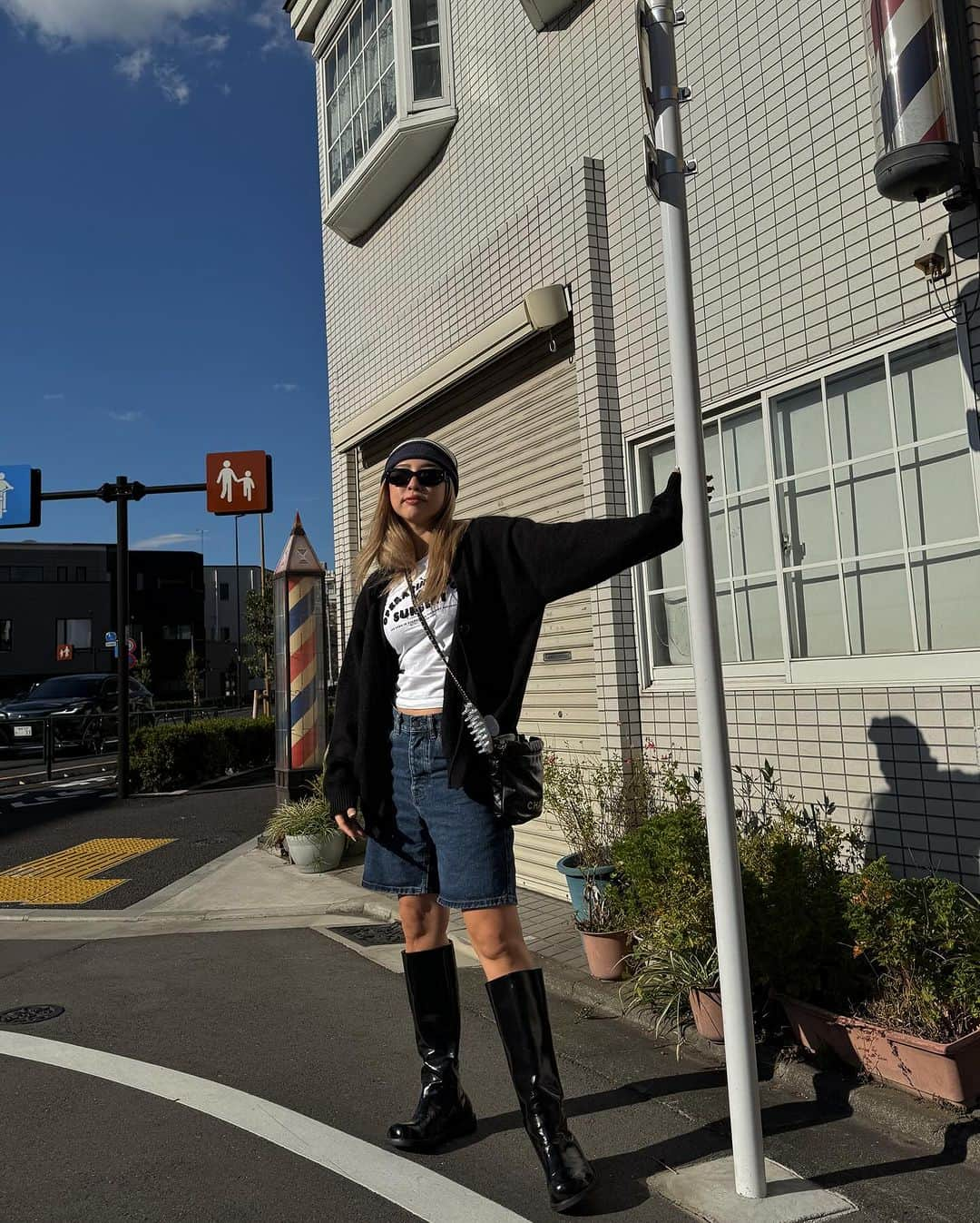 植野有砂さんのインスタグラム写真 - (植野有砂Instagram)「mixing the long boots with summer clothes 👢🤎🌀 夏服にとりあえずブーツ履いておけば秋っぽいかしら🤎」10月30日 17時49分 - alisaueno