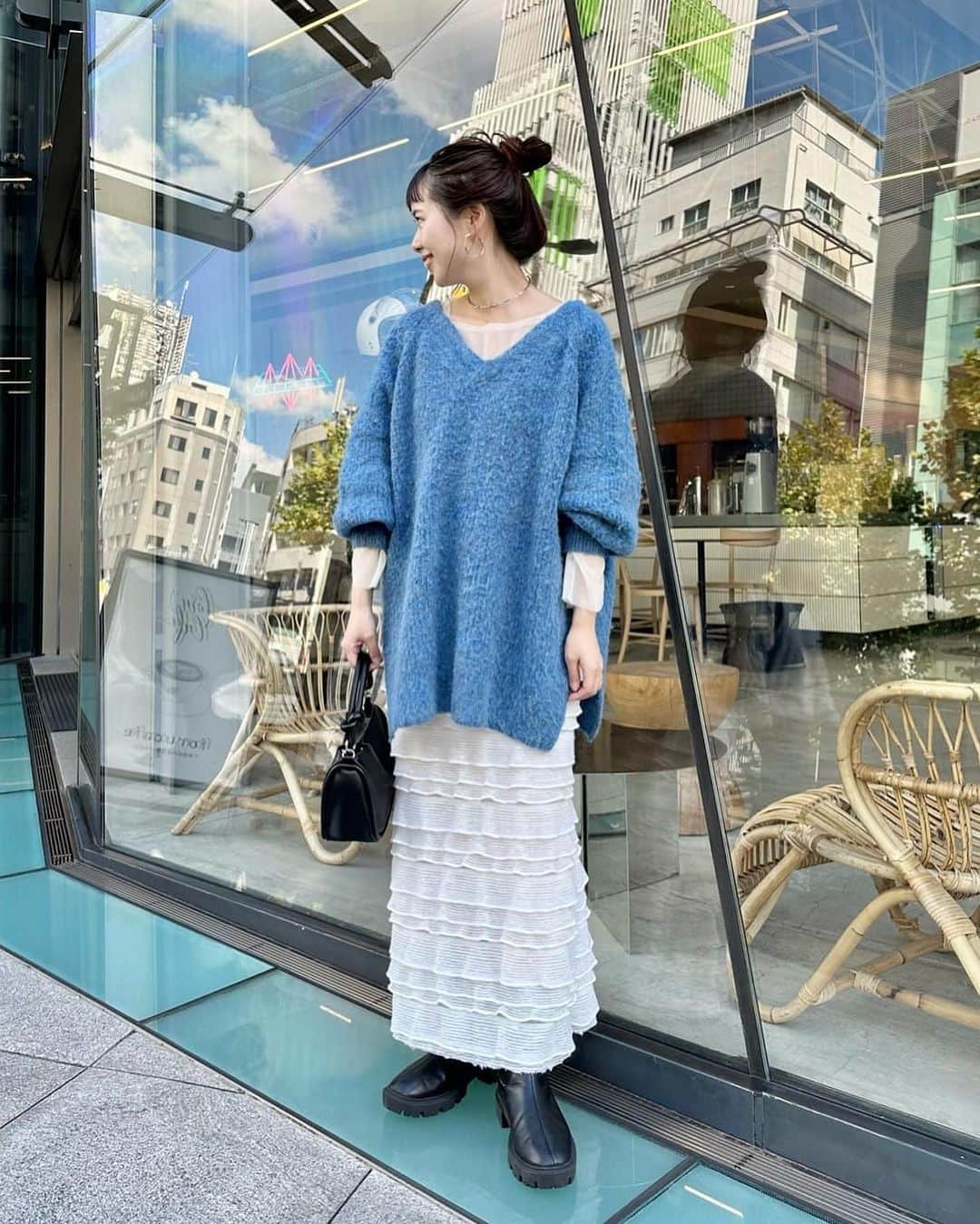 カスタネさんのインスタグラム写真 - (カスタネInstagram)「【staff snap】  ＼ 人気No.1ボトム ／ ▪︎カットフリルIラインスカート ¥8,690（税込） color : ivory , black  小さめなフリルが程よい甘さのカットスカート。 スッキリとしたIラインシルエットで 落ち着きある雰囲気のフリルスカートです。 ウエストはゴムで、生地全体に ストレッチが効いていて楽に着脱が可能。 いつものボトムを変えるだけで コーディネートが華やかになる一枚です。  ㅤㅤㅤㅤㅤㅤㅤㅤㅤㅤㅤㅤㅤ 全店舗・オンラインストアにて発売中。  ________________________  10/19(木)〜10/31(火) パルクロウィーク開催！ (店舗は10/30まで)  各店舗・PALCLOSETオンラインストアにて 半年に一度のお客様感謝フェアを開催いたします。  期間中、お店とPALCLOSETで 1回ずつ使える¥1,000クーポンを配布中！  ________________________  #Kastane #Kastane_2023aw #フリルスカート #ロングスカート」10月30日 17時49分 - kastane_