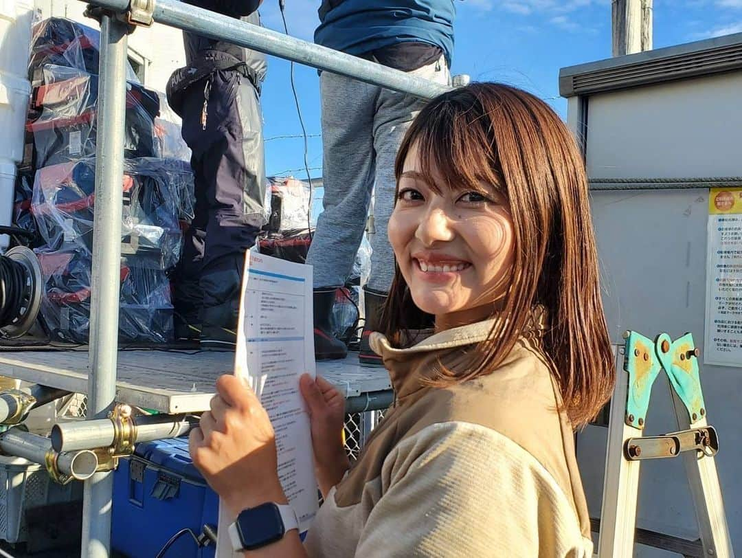 晴山由梨さんのインスタグラム写真 - (晴山由梨Instagram)「東京湾テンヤタチウオパーティー🎉  東京湾奥の7つの船宿さんから出港して、 タチウオの長寸を競うイベント🔥 私もつり幸さんの乗船スタッフ&MCとして参加してきました！  なかなかのバッドコンディションでしたが、 ご参加いただいた皆様ありがとうございました😊  #東京湾 #タチウオ #太刀魚 #タチウオ釣り #船釣り #沖釣り #テンヤタチウオ #テンヤタチウオ東京湾 #釣り大会 #タチウオ大会 #東京湾テンヤタチウオパーティー #daiwa」10月30日 17時49分 - hareyama_yuri