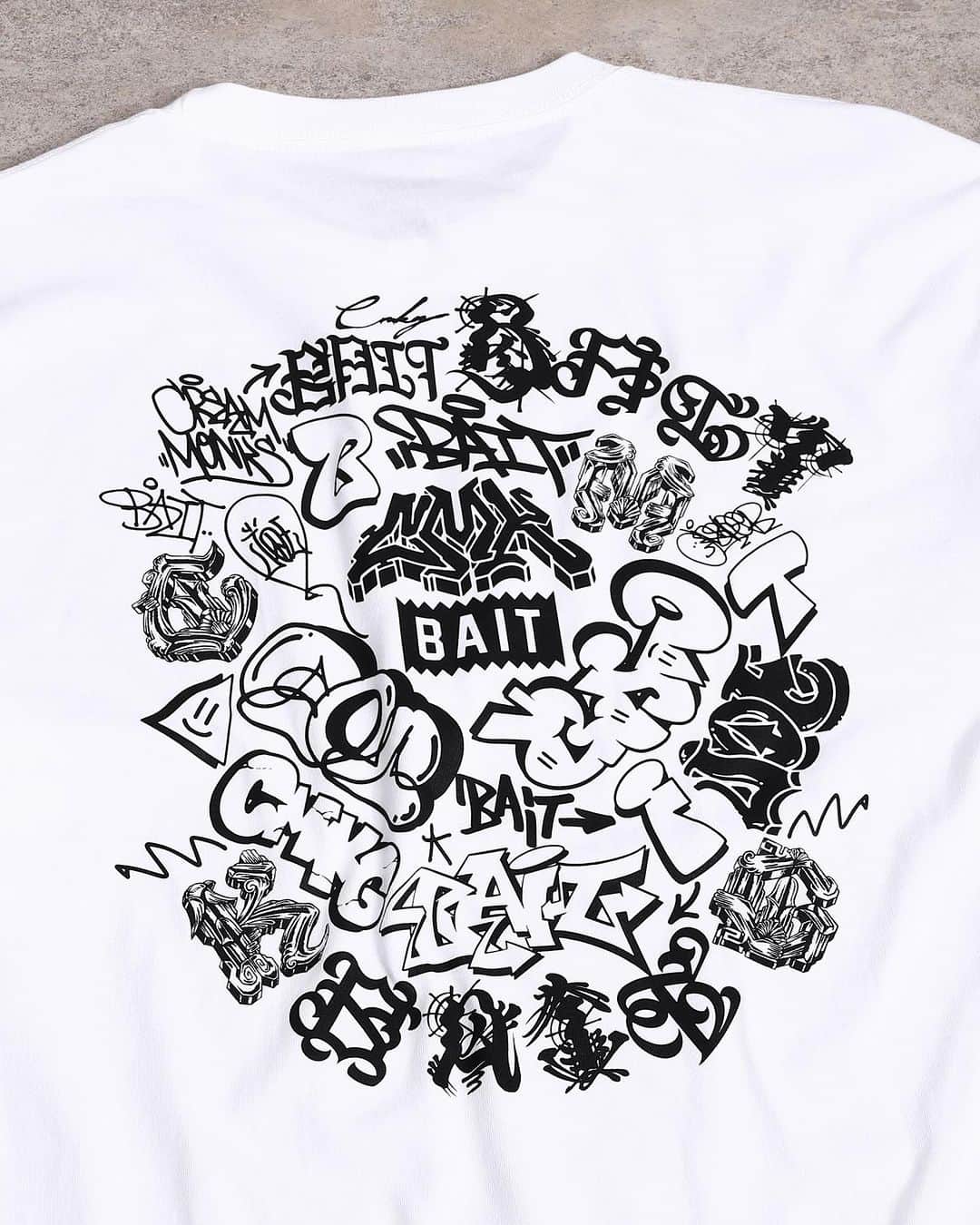 CMKgalleryさんのインスタグラム写真 - (CMKgalleryInstagram)「BAIT SHIBUYA PARCO × CMK gallery POP UP EXHIBITION  BAIT渋谷パルコにて、関西各所に見られる代表的なグラフィティを手掛けるCMK galleryよりCASPER氏とJOE氏によるPOP UP EXHIBITIONを2023年11月3日（金・祝）より開催いたします。  BAITを取り巻く様々なカルチャーの中の1つであるアートを切り口にCMK galleryは昨年、阪神タイガースとBAITコラボレーションアパレルのデザインも手掛けたことから、東京では初となるPOP UP EXHIBITIONがBAIT渋谷パルコにて開催決定となりました。  POP UP EXHIBITIONでは、グラフィティアーティストCASPER氏とJOE氏による新作アートワークスの展示販売に加え、2名によるBAITが持つFUN、UNIQUE、HYPEのキーワードから仕上げられたグラフィティが落とし込まれたコラボレーションTシャツ、手ぬぐいがラインナップし、さらにBAIT限定カラーとなるソフビも限定販売します。  また、会期初日となる11月３日（金・祝）には今回のPOP UP EXHIBITIONを祝し、ローンチイベントを開催いたします。 BAIT渋谷パルコ店内にて、CASPER氏とJOE氏によるライブペインティングに加え、CMK galleryと親交の深いDJ QuietstormによるDJタイム、ケータリングでは高円寺にて世界の高品質クラフトビールをインポートする「Drinkuppers/ドリンクアッパーズ」より希少でハイクオリティなクラフトビールを提供いたします。  ― BAIT SHIBUYA PARCO × CMK gallery POP UP EXHIBITION LAUNCH EVENT ―  ■開催日時：2023年11月3日（金・祝） 16：00～21：00 ■住所：〒150-8377 東京都渋谷区宇田川町15-1 渋谷パルコ ■フロア・ショップ名：5階 BAIT  ― BAIT SHIBUYA PARCO × CMK gallery POP UP EXHIBITION ―  ■開催日時：2023年11月3日（金・祝）～11月19日（日） ■住所：〒150-8377 東京都渋谷区宇田川町15-1 渋谷パルコ ■フロア・ショップ名：5階 BAIT ※11月4日（土）、5日（日）それぞれ13：00～17：00にCASPER氏、JOE氏が駐在します。  #baitme #bait #baitjapan #ベイト #cmk #cmkgallery #graffitiart #osakagraffiti #streetart #casper #joe」10月30日 17時44分 - cmkgallery