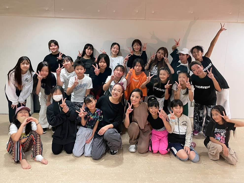 NaNaさんのインスタグラム写真 - (NaNaInstagram)「NaNa Special Dance Workshop❤️‍🔥2023.10.23 Presents by"7HEAVEN"  ライブの次の日もみんな踊れて最高に幸せでした🥹💕一生懸命食らいついてくれて、みんなのやる気に満ち溢れたWorkshopでした！✨みんなめちゃくちゃ素敵でした😍💖NANAKOとも二人で踊れて嬉しかったぁ🍋💛来ていただいた皆様、主催してくれたNANAKO、本当にありがとうございました🥰💕また会いましょうー❣️  #dance #dancer #choreography #choreographer #workshop #danceclass #japan #7HEAVEN #WAKAYAMA #和歌山」10月30日 17時53分 - nana_music