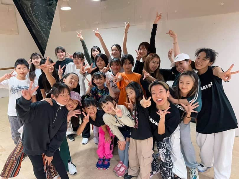 NaNaさんのインスタグラム写真 - (NaNaInstagram)「NaNa Special Dance Workshop❤️‍🔥2023.10.23 Presents by"7HEAVEN"  ライブの次の日もみんな踊れて最高に幸せでした🥹💕一生懸命食らいついてくれて、みんなのやる気に満ち溢れたWorkshopでした！✨みんなめちゃくちゃ素敵でした😍💖NANAKOとも二人で踊れて嬉しかったぁ🍋💛来ていただいた皆様、主催してくれたNANAKO、本当にありがとうございました🥰💕また会いましょうー❣️  #dance #dancer #choreography #choreographer #workshop #danceclass #japan #7HEAVEN #WAKAYAMA #和歌山」10月30日 17時53分 - nana_music