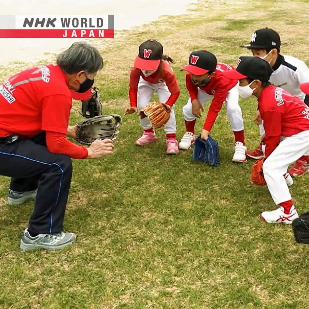 NHK「WORLD-JAPAN」のインスタグラム：「⚾“Auntie” is a legendary 82-year-old baseball coach. Her team is a powerhouse in Japan’s Little Leagues. She’s coached more than 1,200 players and uses tough love to get the best out of her young players both on and off the field.🧒🏻🧒🏻 . 👉 See Tanahara Yasuko aka ”Auntie” in action｜Watch｜Hometown Stories: Auntie Baseball｜Free On Demand｜NHK WORLD-JAPAN website.👀 . 👉Tap in Stories/Highlights to get there.👆 . 👉Follow the link in our bio for more on the latest from Japan. . 👉If we’re on your Favorites list you won’t miss a post. . . #baseball #kidssports #baseballkids #japanbaseball #littleleague #littleleaguebaseball #kidsbaseball #kidsteam #coach #baseballcoach #野球 #大阪野球 #osaka #hometownstories #discoverjapan #nhkworldjapan #japan」