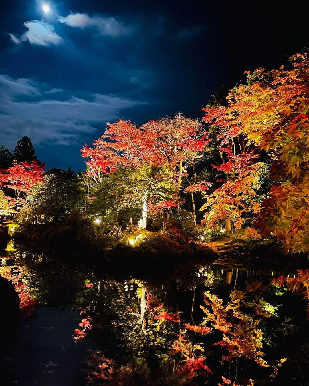 TOBU RAILWAY（東武鉄道）のインスタグラム：「. . 📍Nikko – Illuminated Nikko The shrines and temples of Nikko, which are a World Heritage, stand out in the night . From November 3 to 5, 2023, illumination displays will be held at Nikko Toshogu, Nikko Futarasan Shrine, and Mt. Nikko’s Rinnoji Temple. These World Heritage buildings stand out against the dark autumn sky, producing a fantastical world completely different from how they look during the day. Enjoy the wondrous scenery of the illuminated shrines and temples of Nikko, which are a World Heritage! 📷by @ok.chan.ok Thank you! . . . . Please comment "💛" if you impressed from this post. Also saving posts is very convenient when you look again :) . . #visituslater #stayinspired #nexttripdestination . . #nikko #illumination #world #heritage #recommend #japantrip #travelgram #tobujapantrip #unknownjapan #jp_gallery #visitjapan #japan_of_insta #art_of_japan #instatravel #japan #instagood #travel_japan #exoloretheworld #ig_japan #explorejapan #travelinjapan #beautifuldestinations #toburailway #japan_vacations」