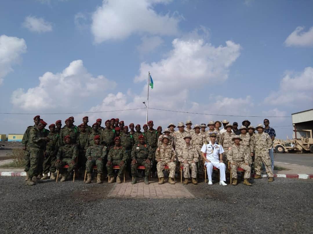 陸上自衛隊のインスタグラム：「#陸上自衛隊 #東部方面隊 の隊員１４名は、#ジブチ 軍に対する災害対処能力強化支援を実施中です。今週は教育開始に先立ち開講式を行い、日・ジブチ双方が本事業の成功に向け決意を新たにしました。陸上自衛隊は、引き続きジブチ軍の能力向上に向け励んでまいります。」