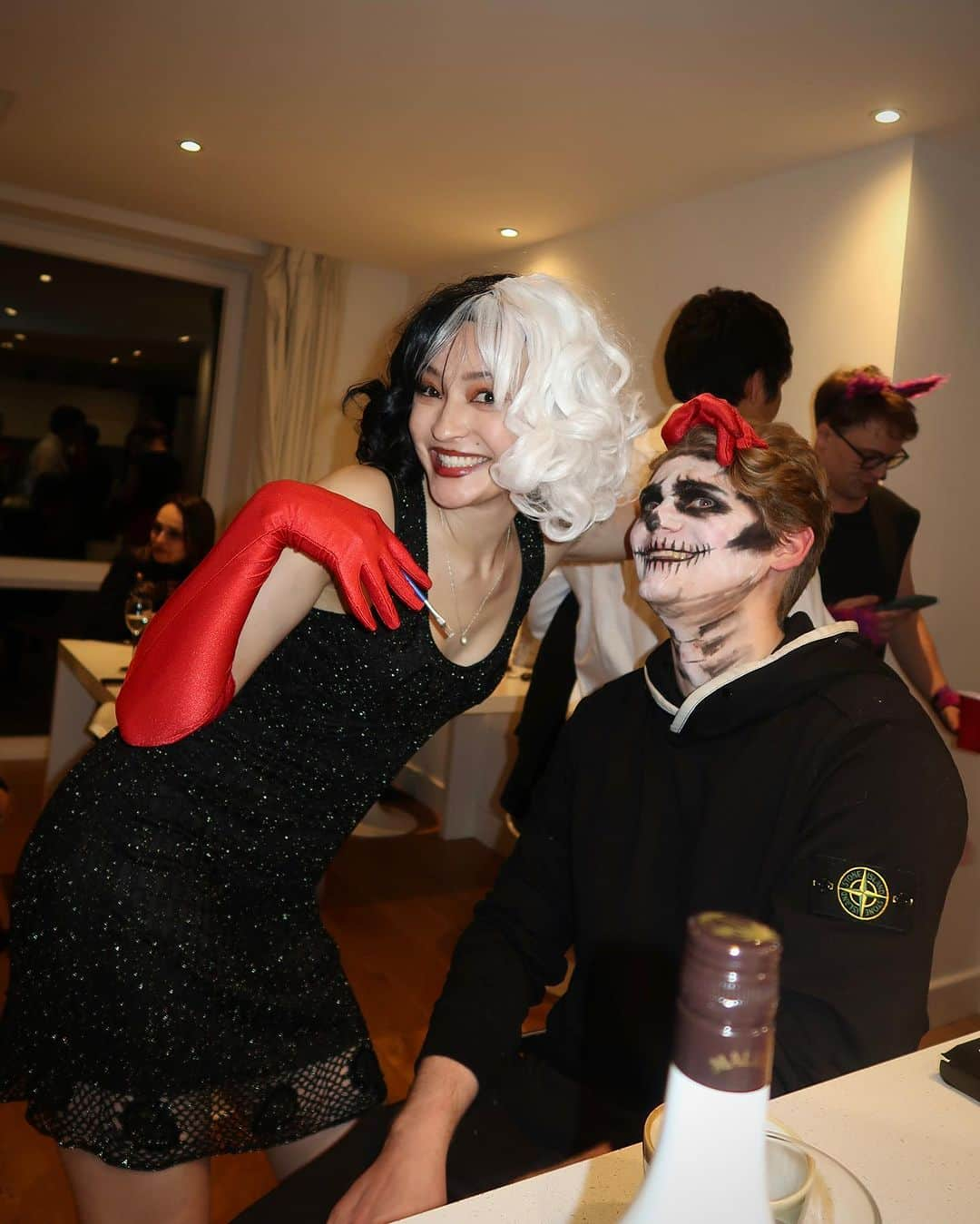 澄那シュトゥーダーさんのインスタグラム写真 - (澄那シュトゥーダーInstagram)「i love throwing themed parties 😭   thank you to my friends who came to my halloween party and put such effort and thought into their costumes. i seriously loved them ALL.   and to the ones who didn't have time to throw a costume together, thanks for trusting me to paint your faces on site😂 lol  which outfits do you like? i'm curious, comment below!   #halloween2023 #halloween #halloweencostume」10月30日 18時03分 - suminastuder